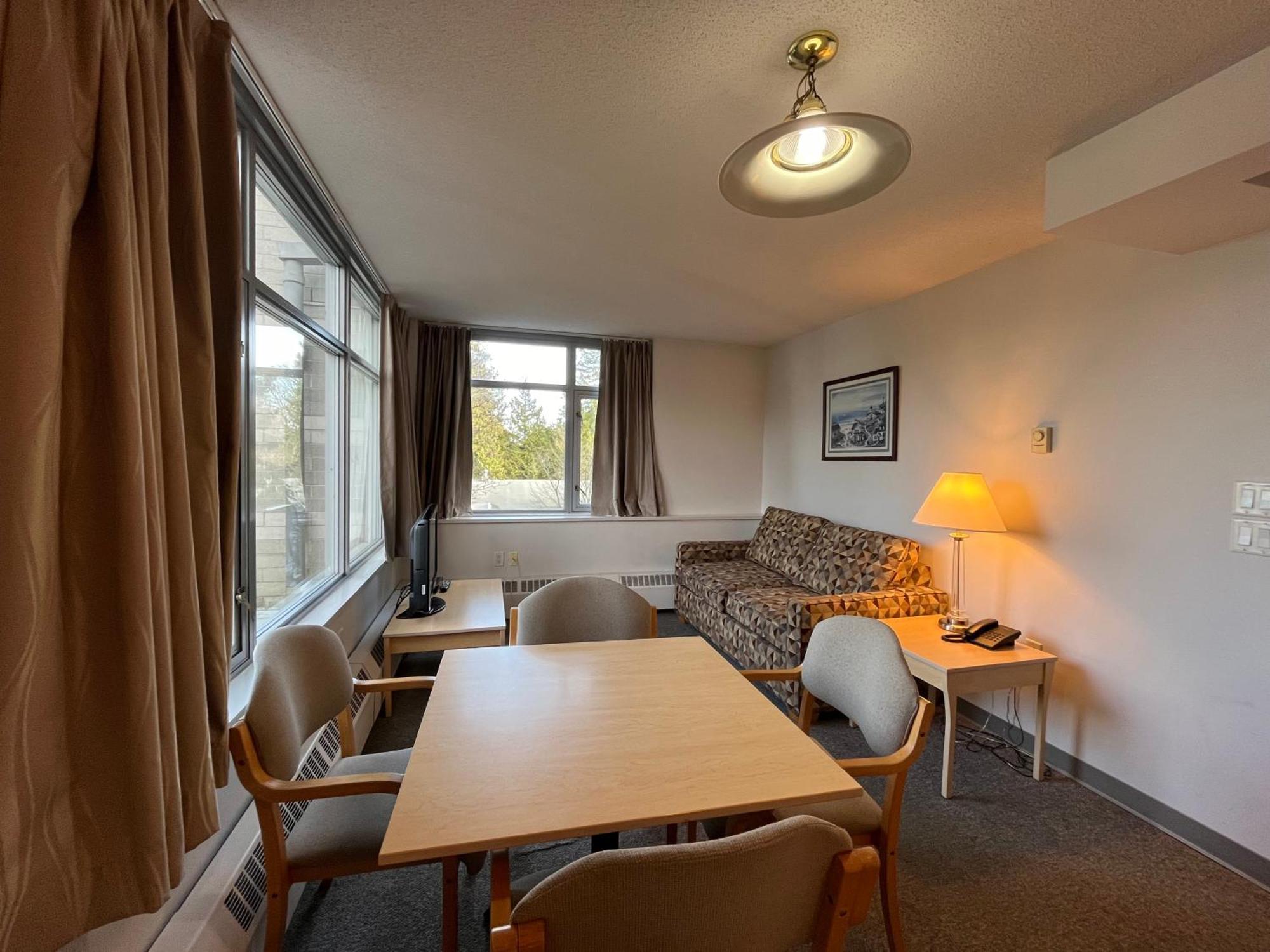 Апартаменты Carey Centre On Ubc Campus Ванкувер Экстерьер фото