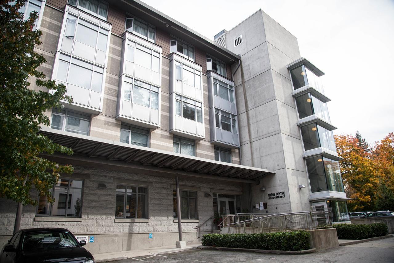 Апартаменты Carey Centre On Ubc Campus Ванкувер Экстерьер фото