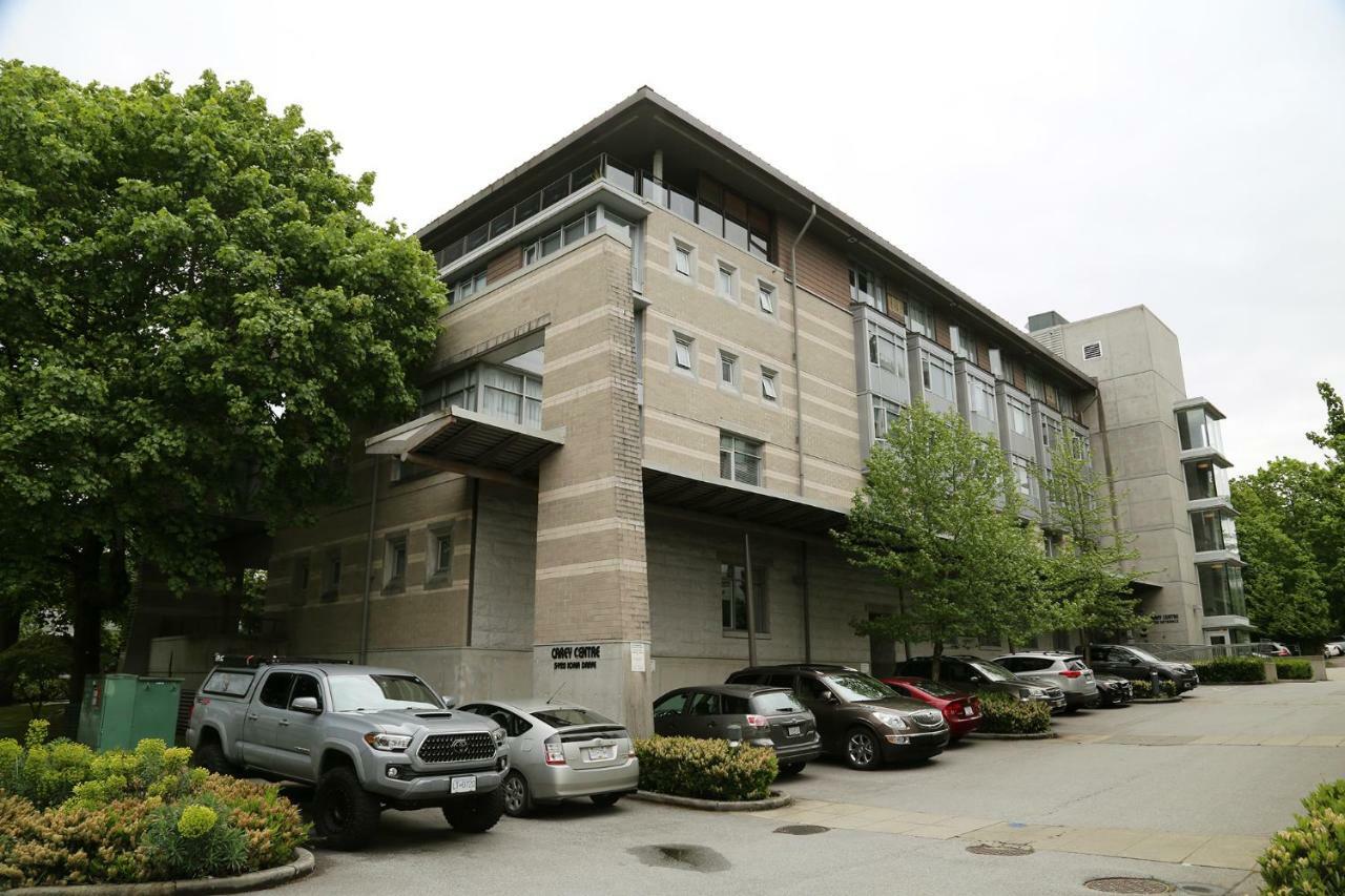 Апартаменты Carey Centre On Ubc Campus Ванкувер Экстерьер фото