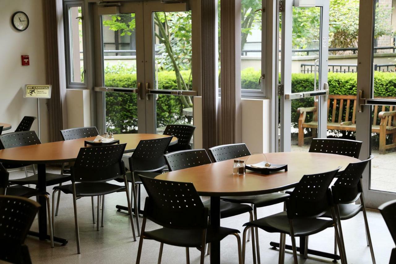 Апартаменты Carey Centre On Ubc Campus Ванкувер Экстерьер фото